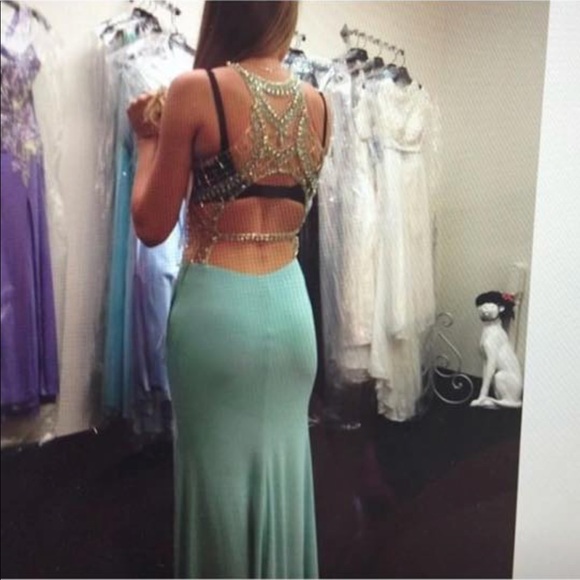 PROM DRESS - Picture 5 of 8